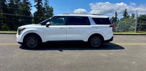 Kia Carnival Hybrid 2025