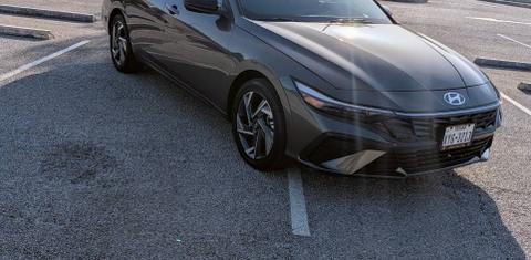 Hyundai Elantra Hybrid 2025