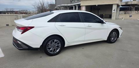 Hyundai Elantra 2024