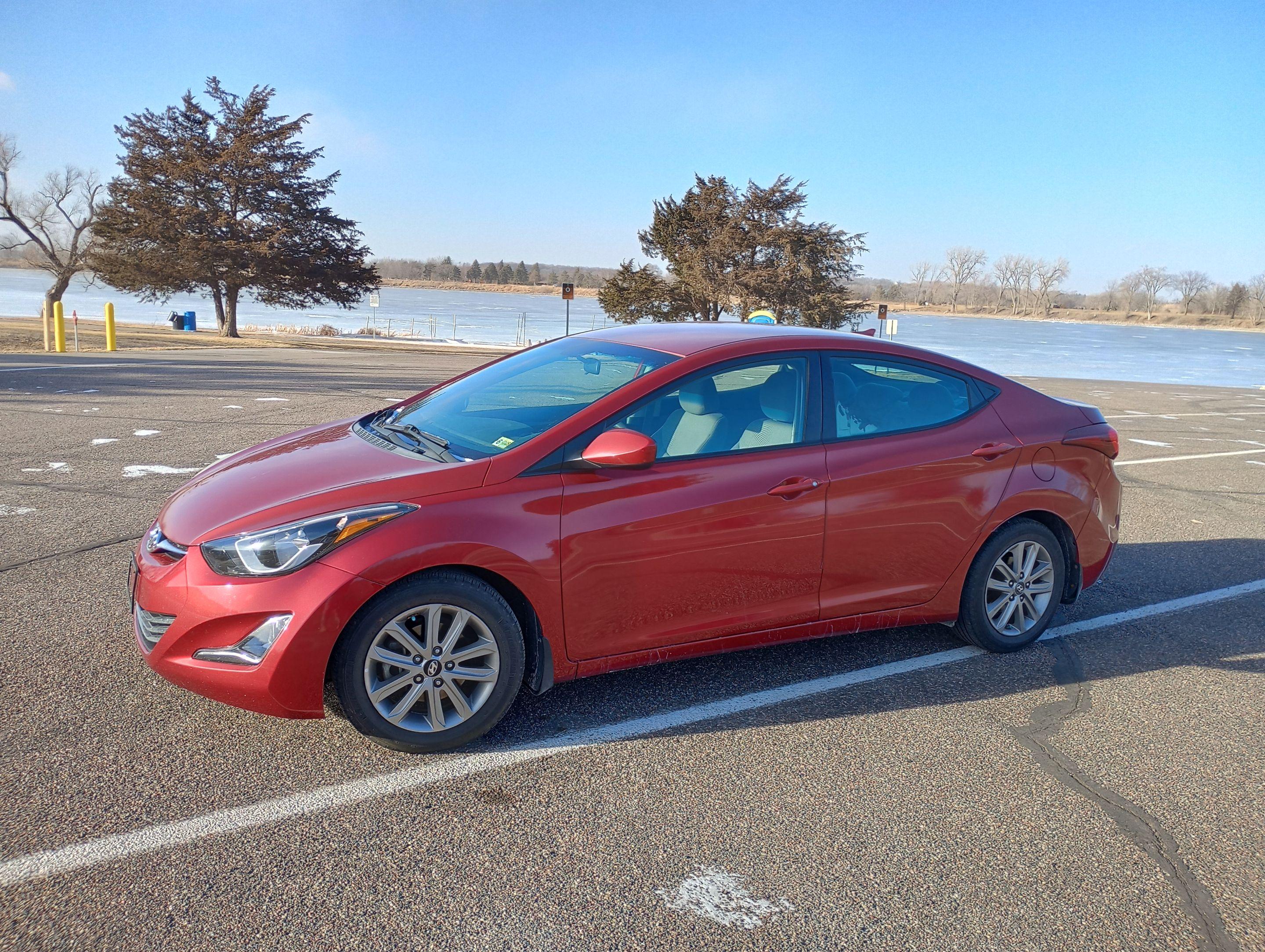 Hyundai Elantra 2016 in Minneapolis, MN