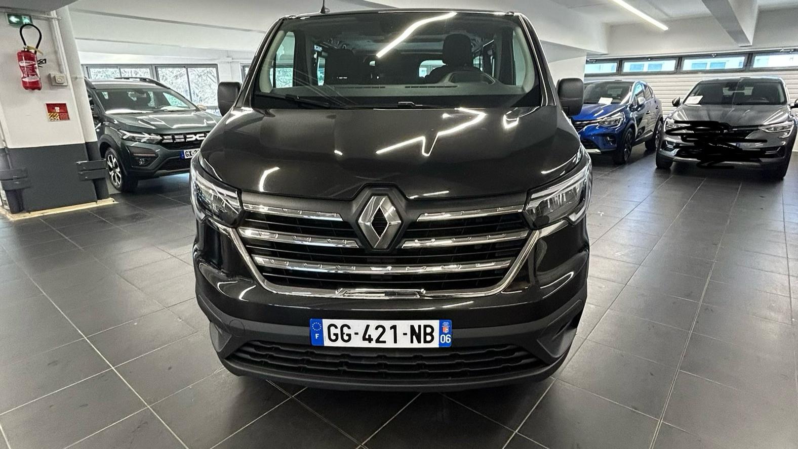 Renault TRAFIC III 2022 à Cannes
