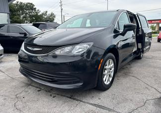 Chrysler Pacifica car