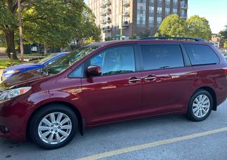 Toyota Sienna car