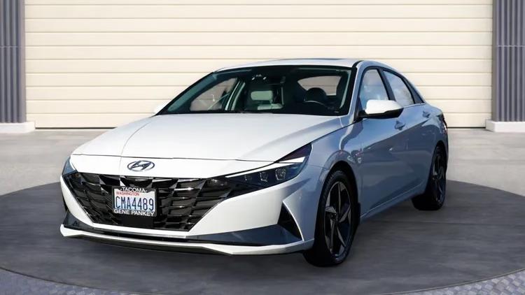 Hyundai Elantra Hybrid 2023 in SeaTac, WA
