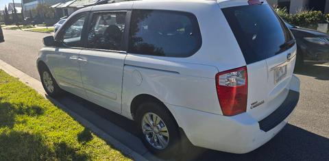 Kia GRAND CARNIVAL 2013