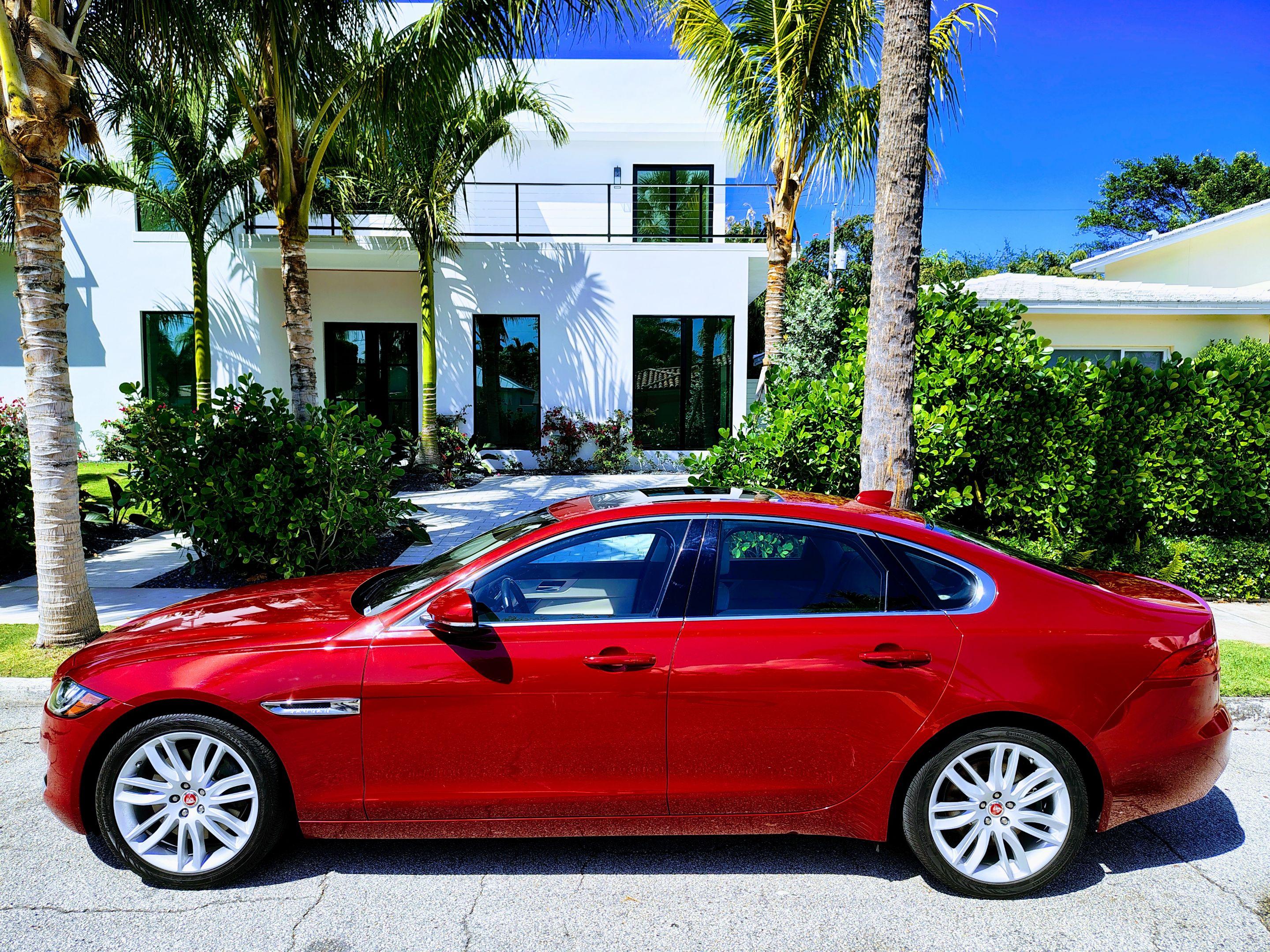 Jaguar XF 2016 in 