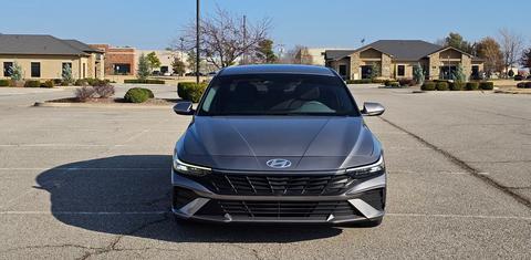 Hyundai Elantra 2024