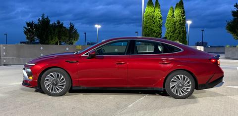Hyundai Sonata Hybrid 2025