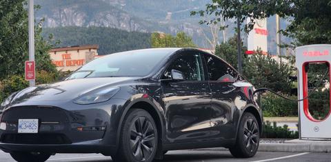 Tesla Model Y 2024