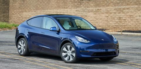 Tesla Model Y 2024