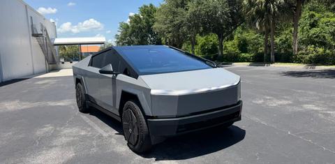 Tesla Cybertruck 2025