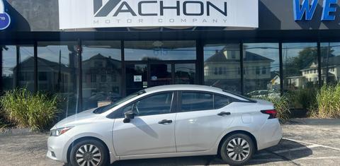 Nissan Versa 2021