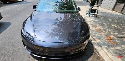 Tesla Model 3 2024