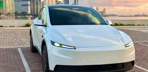 Tesla Model Y 2026