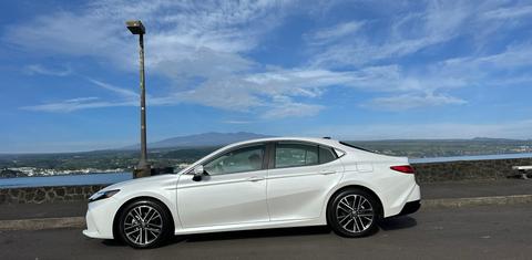 Toyota Camry Hybrid 2025