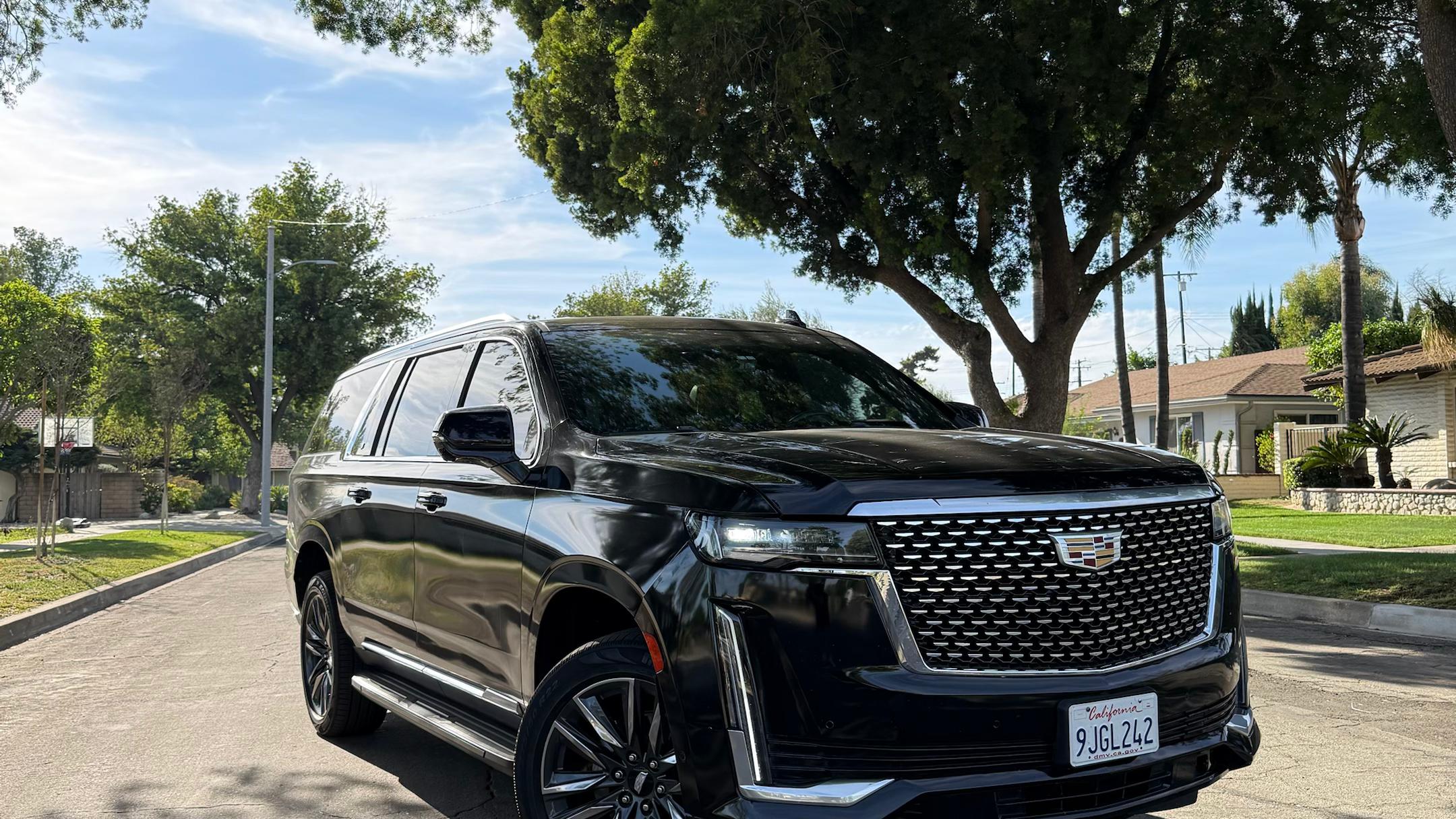 Cadillac Escalade ESV 2021 in 