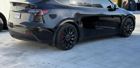Tesla Model Y 2025