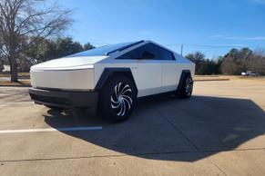 Tesla Cybertruck 2024 in Sachse