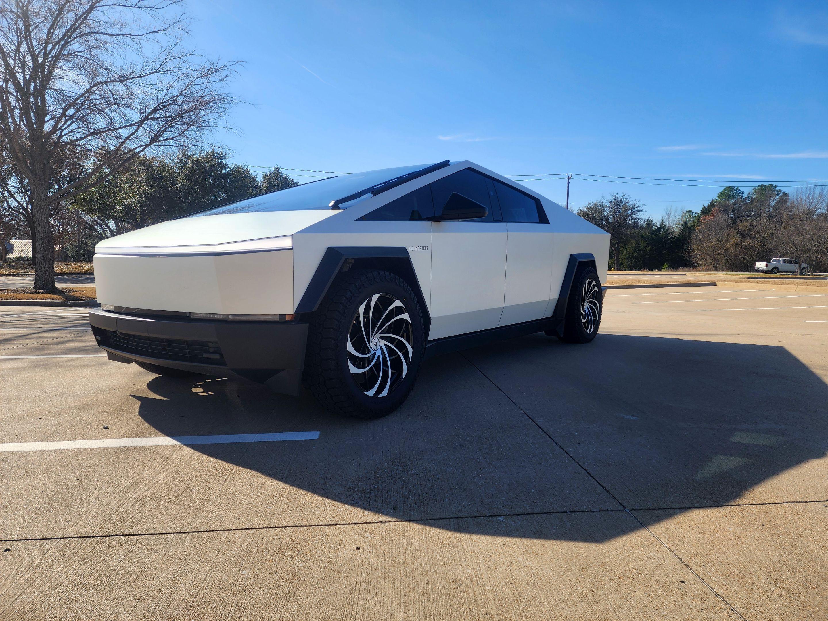Tesla Cybertruck 2024 in Sachse, TX