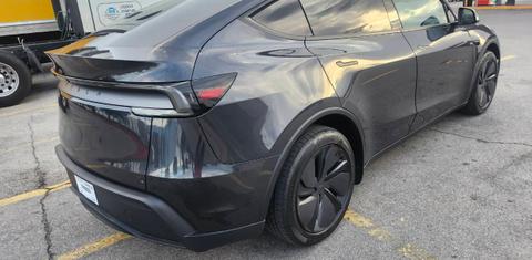 Tesla Model Y 2026