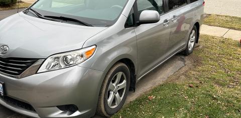 Toyota Sienna 2011