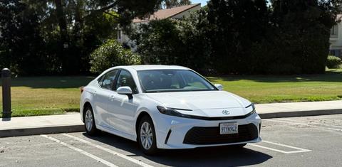 Toyota Camry Hybrid 2025