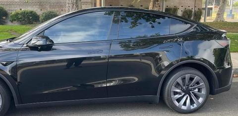 Tesla Model Y 2026