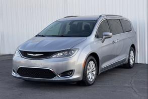 Chrysler Pacifica car