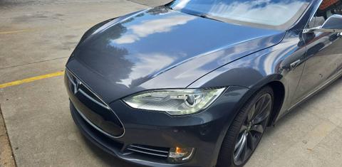 Tesla Model S 2015