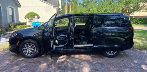 Chrysler Pacifica 2023