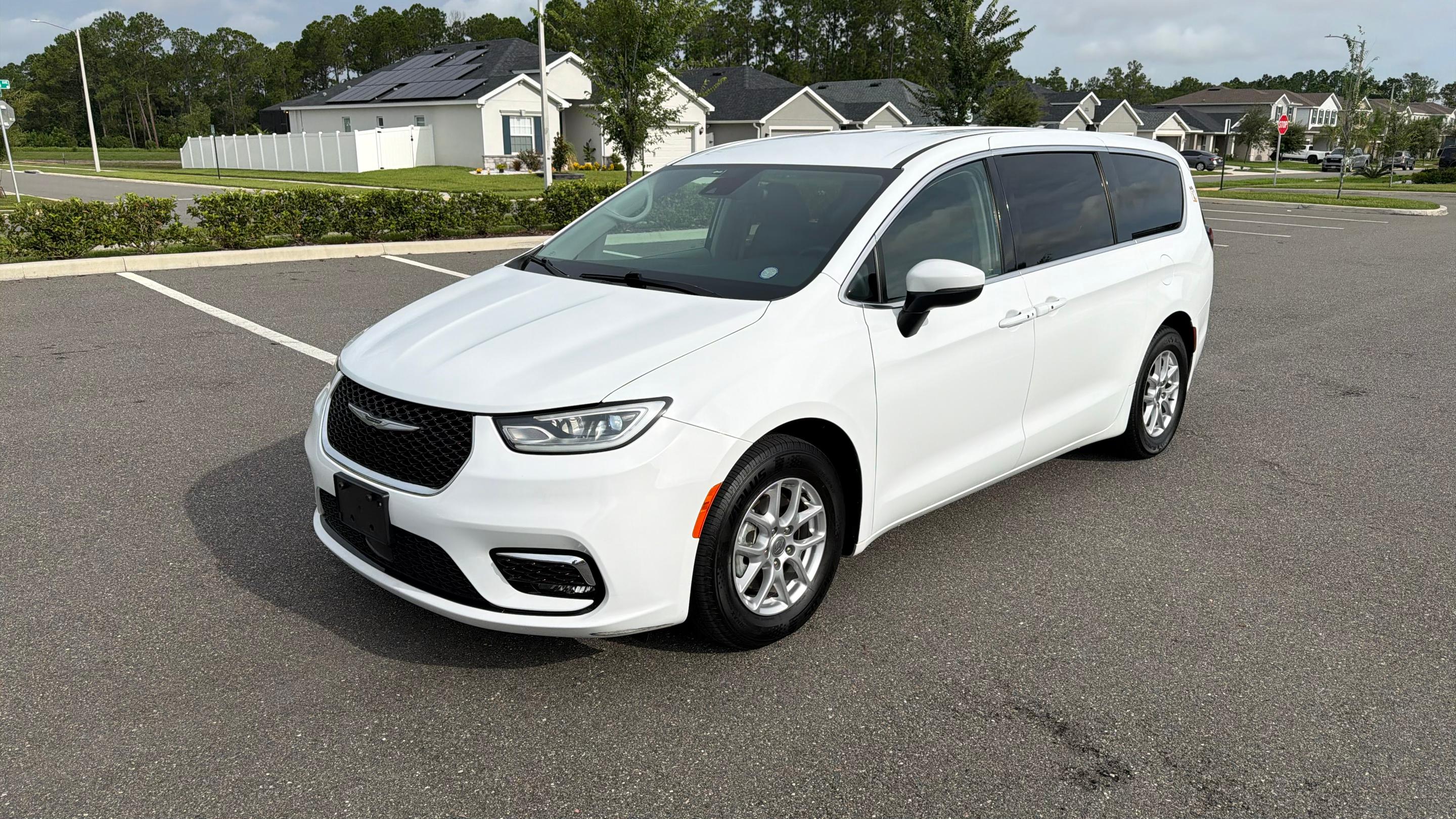 Chrysler Pacifica 2023 in Davenport, FL