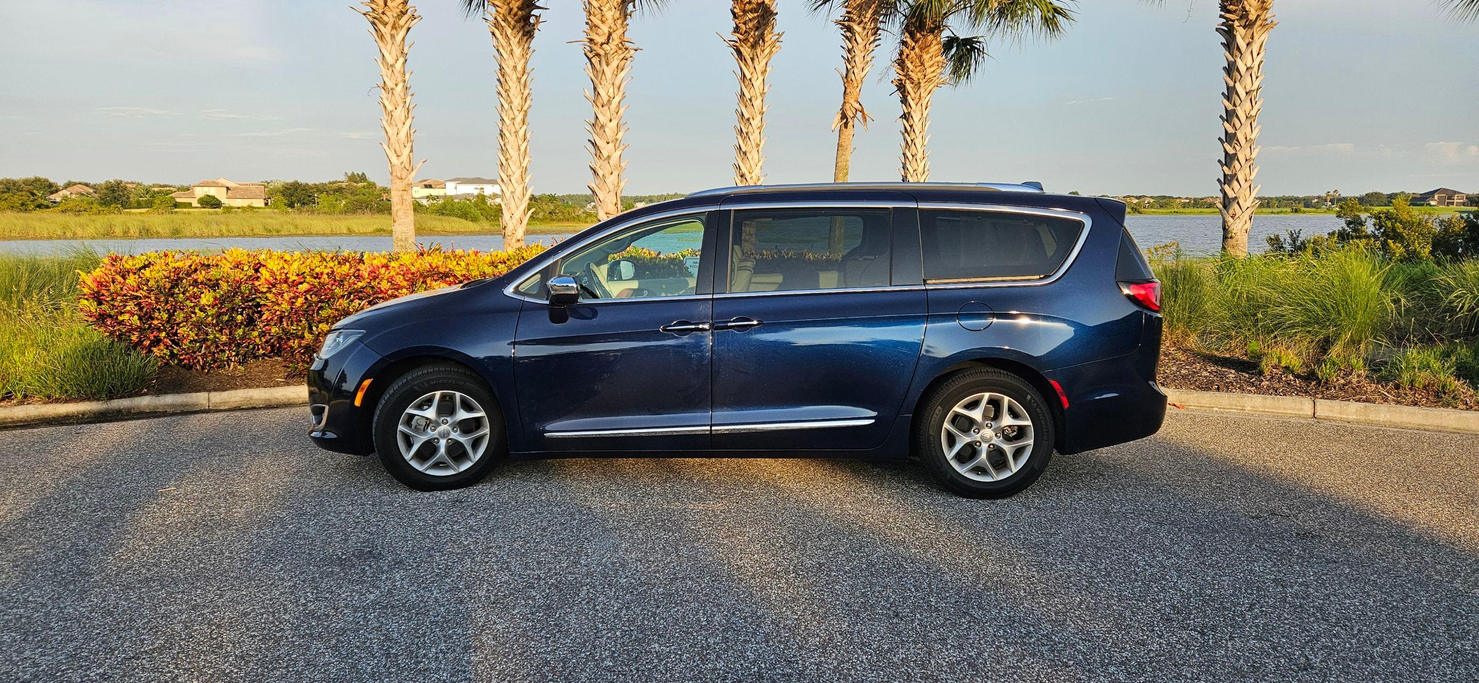 Chrysler Pacifica 2020 in Winter Garden, FL
