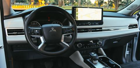 Mitsubishi Outlander 2025
