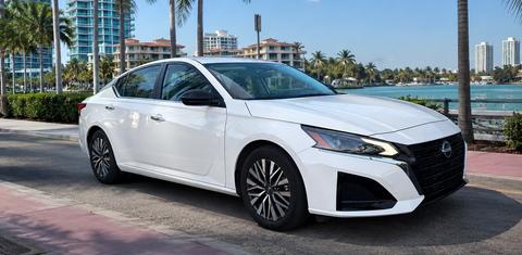 Nissan Altima 2025