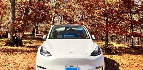 Tesla Model Y 2023