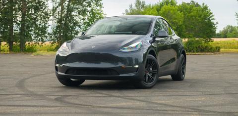 Tesla Model Y 2024