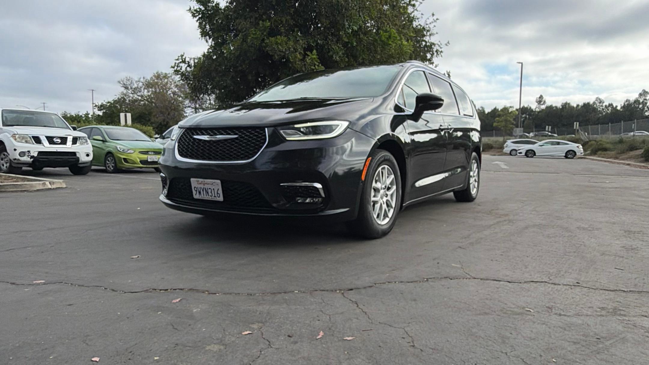 Chrysler Pacifica 2022 in Irvine, CA