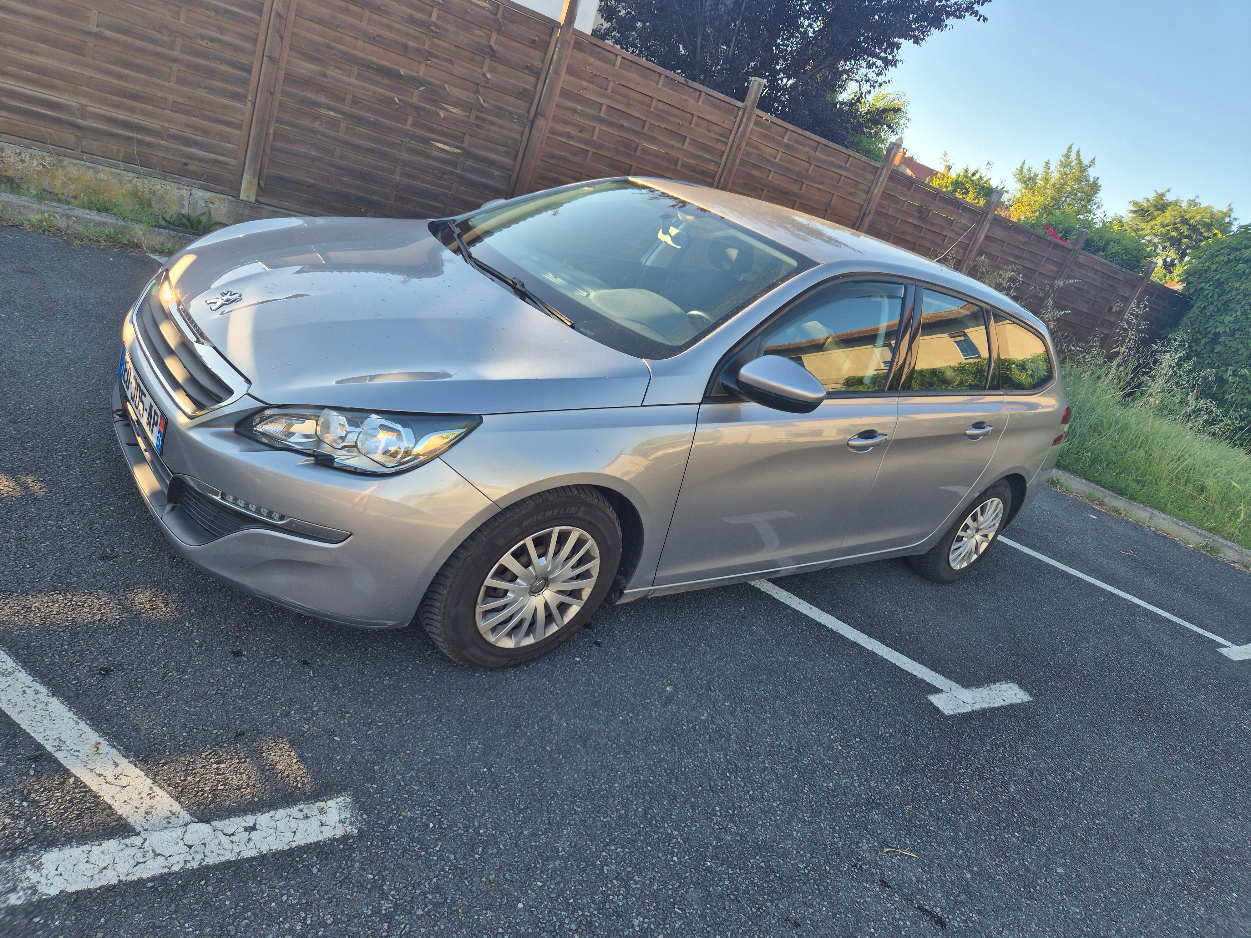 Peugeot 308 SW 2016 à Albi