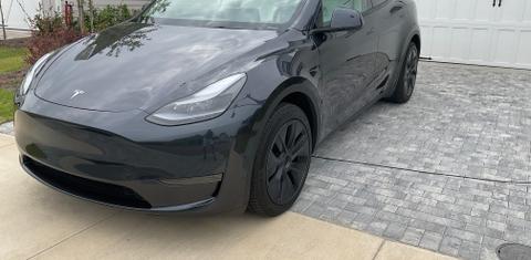 Tesla Model Y 2025