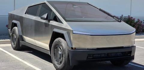 Tesla Cybertruck 2026