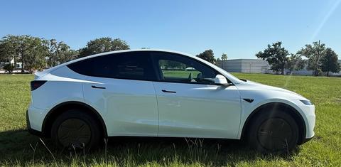 Tesla Model Y 2026