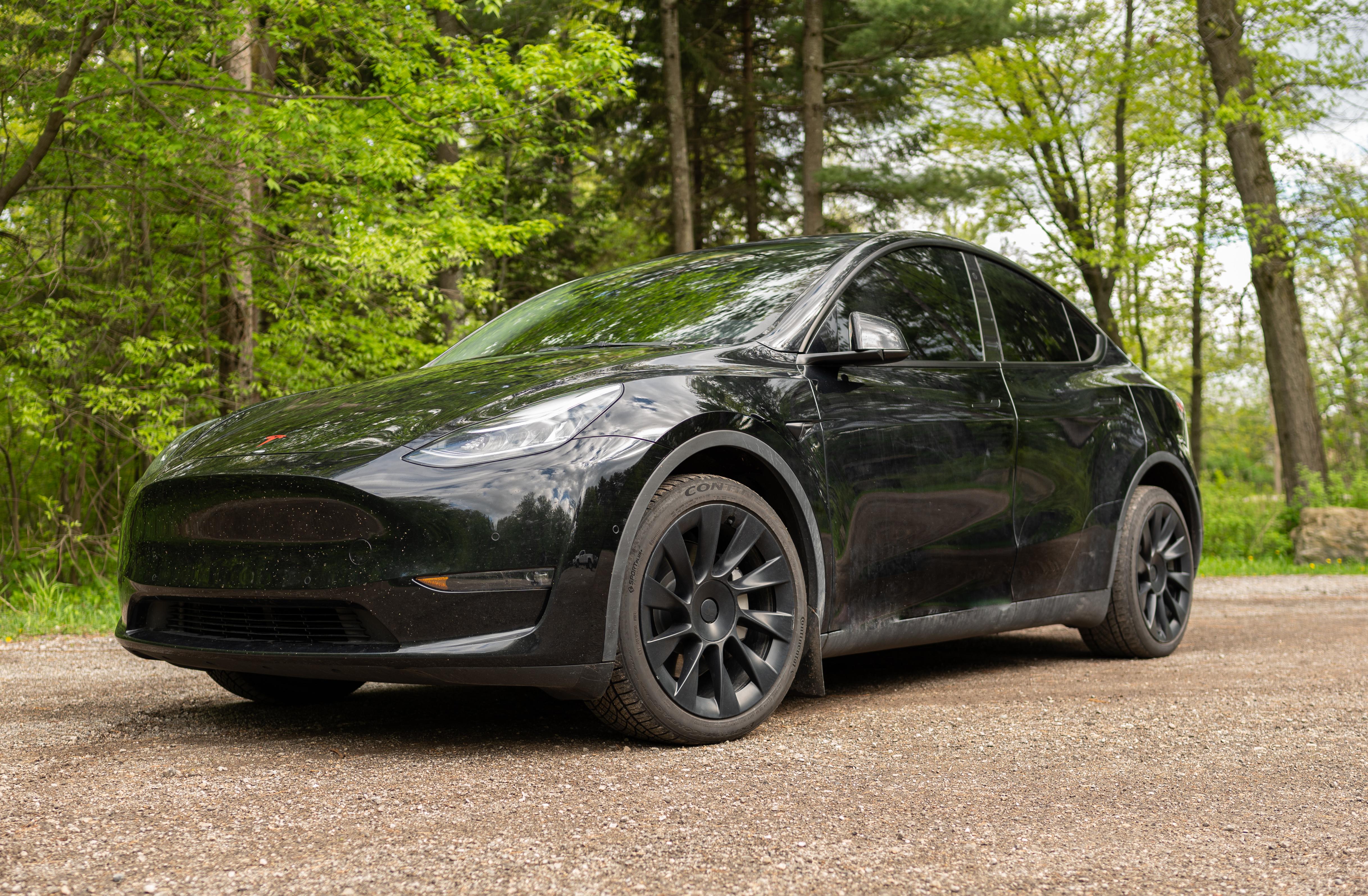 Tesla Model Y 2022 in Suamico, WI