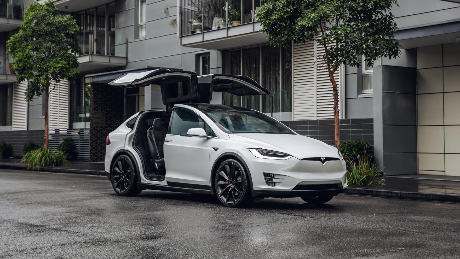 Tesla Model X 2020 in Naples, FL