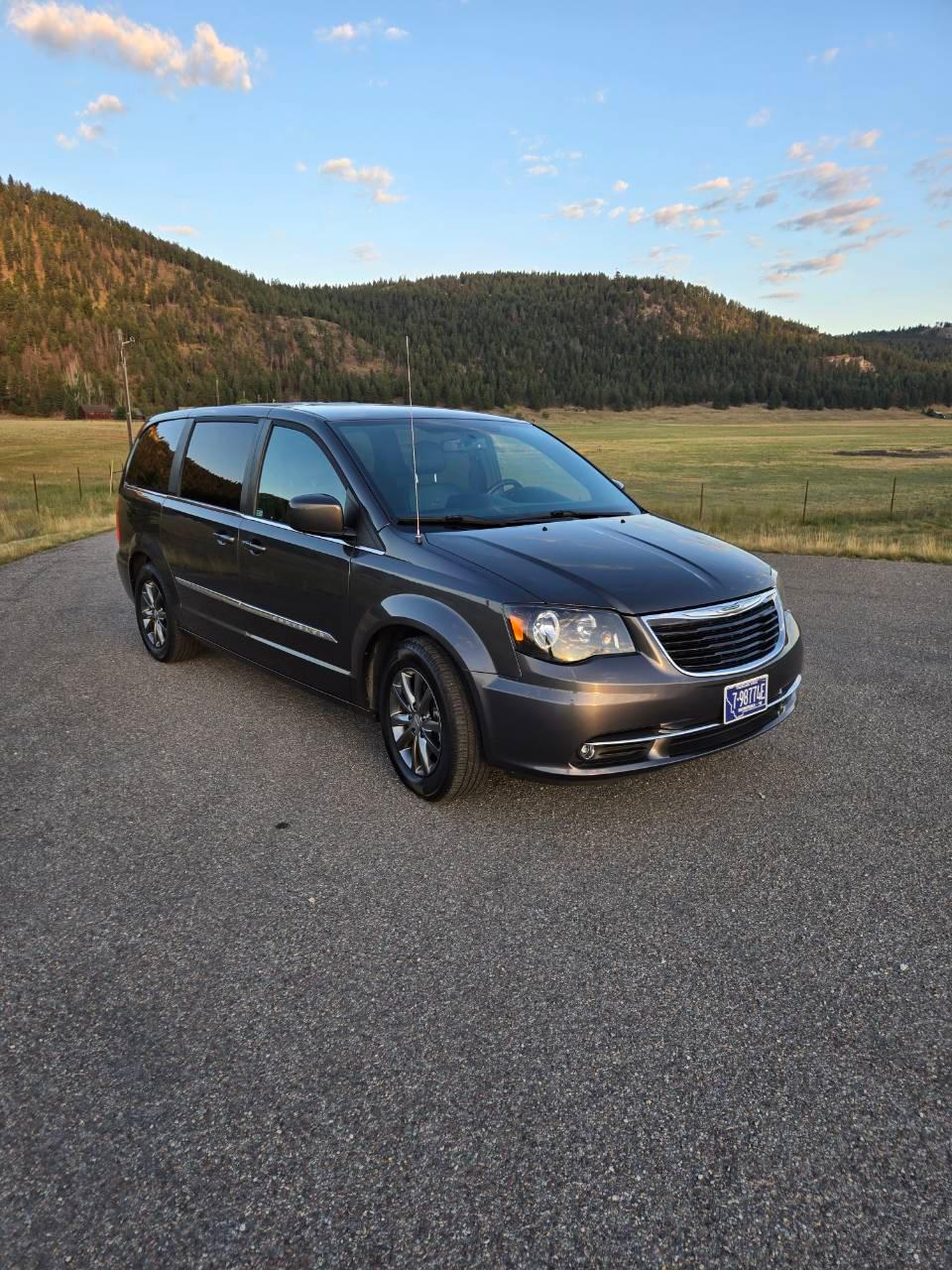 Chrysler Town & Country 2015 in Kalispell, MT
