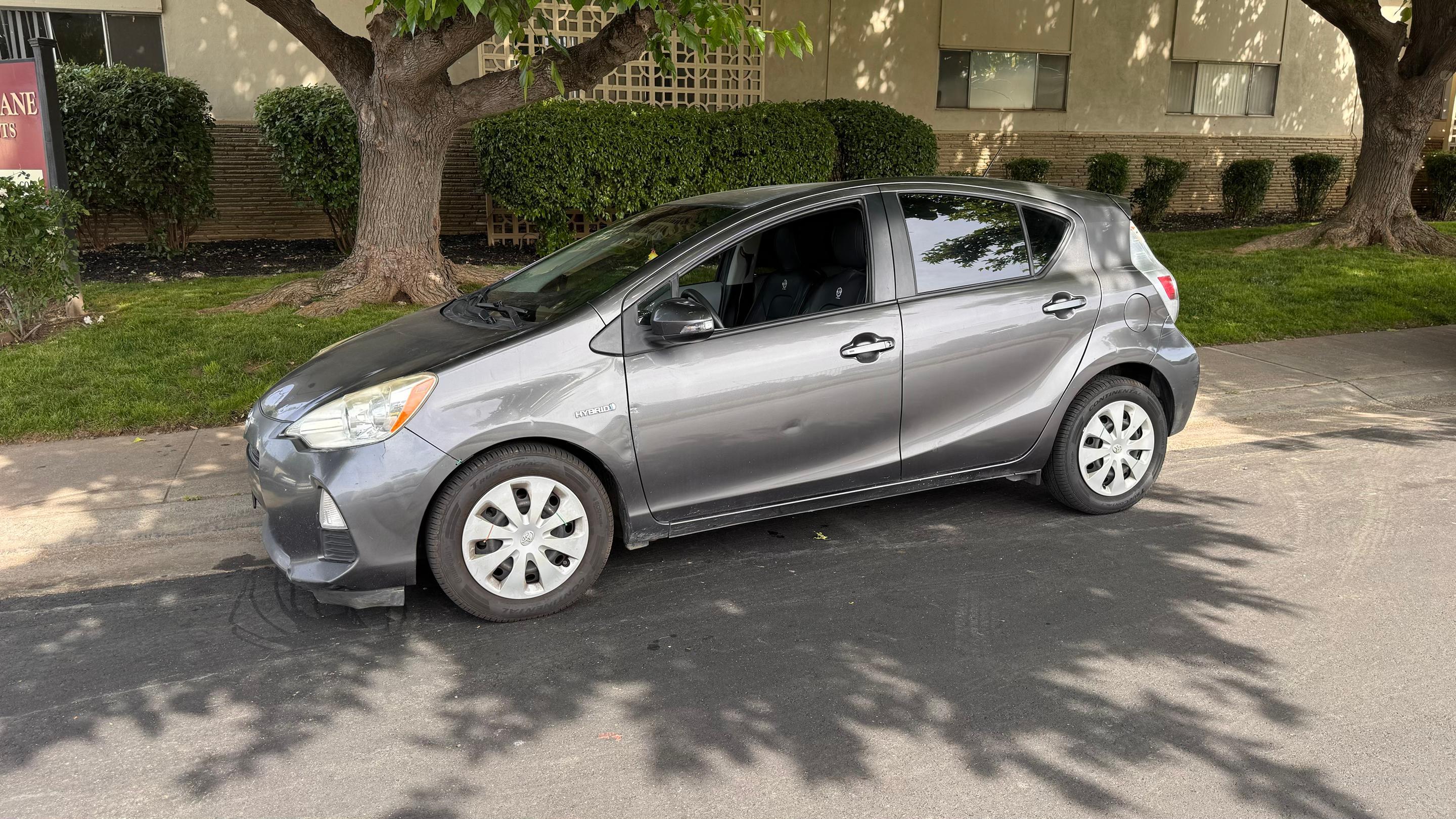 Toyota Prius c 2014 in 