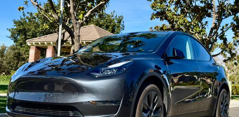 Tesla Model Y 2025