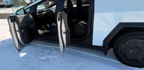 Tesla Cybertruck 2025