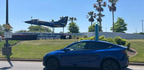 Tesla Model Y 2025