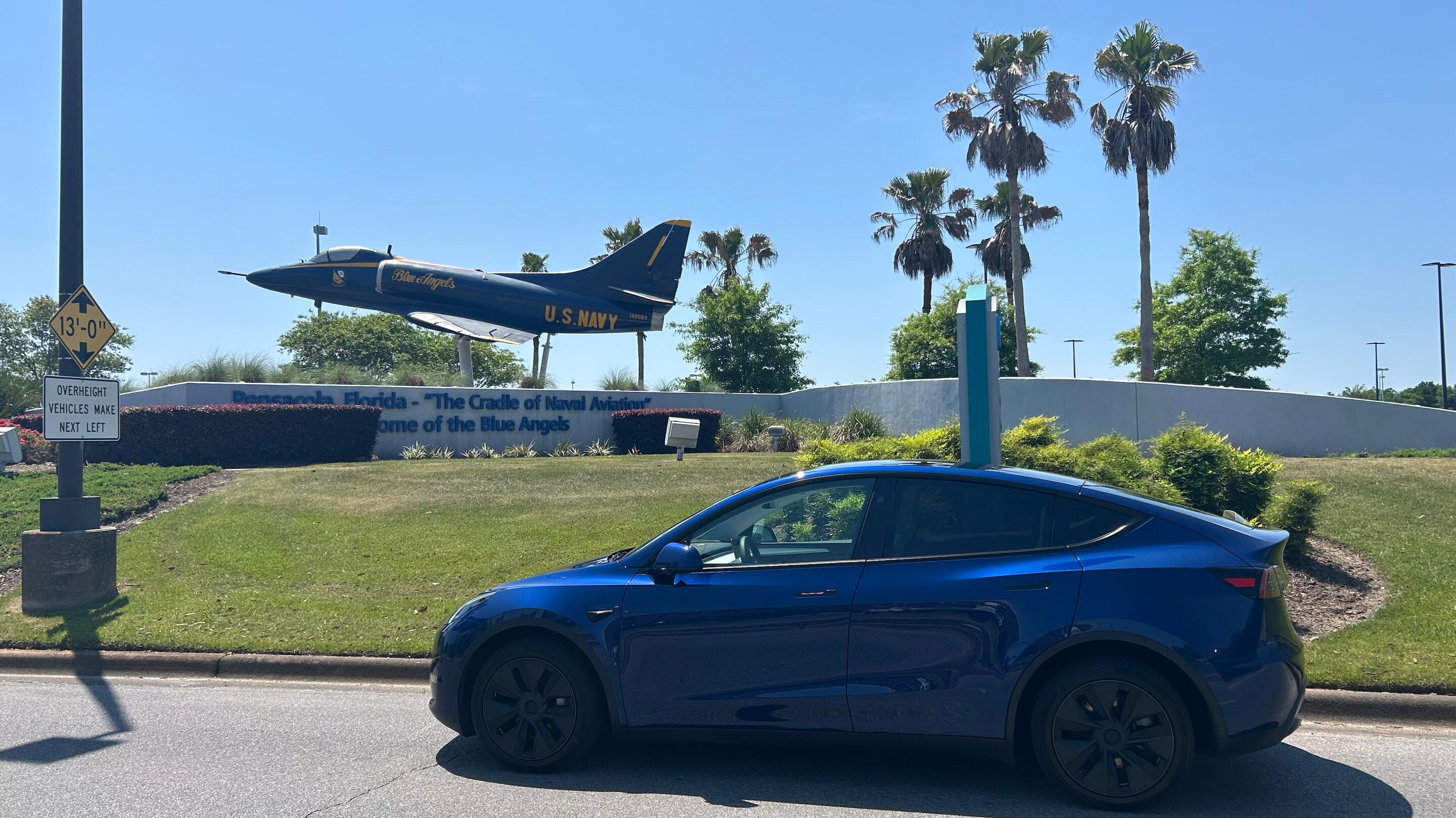 Tesla Model Y 2025 in Bellview, FL