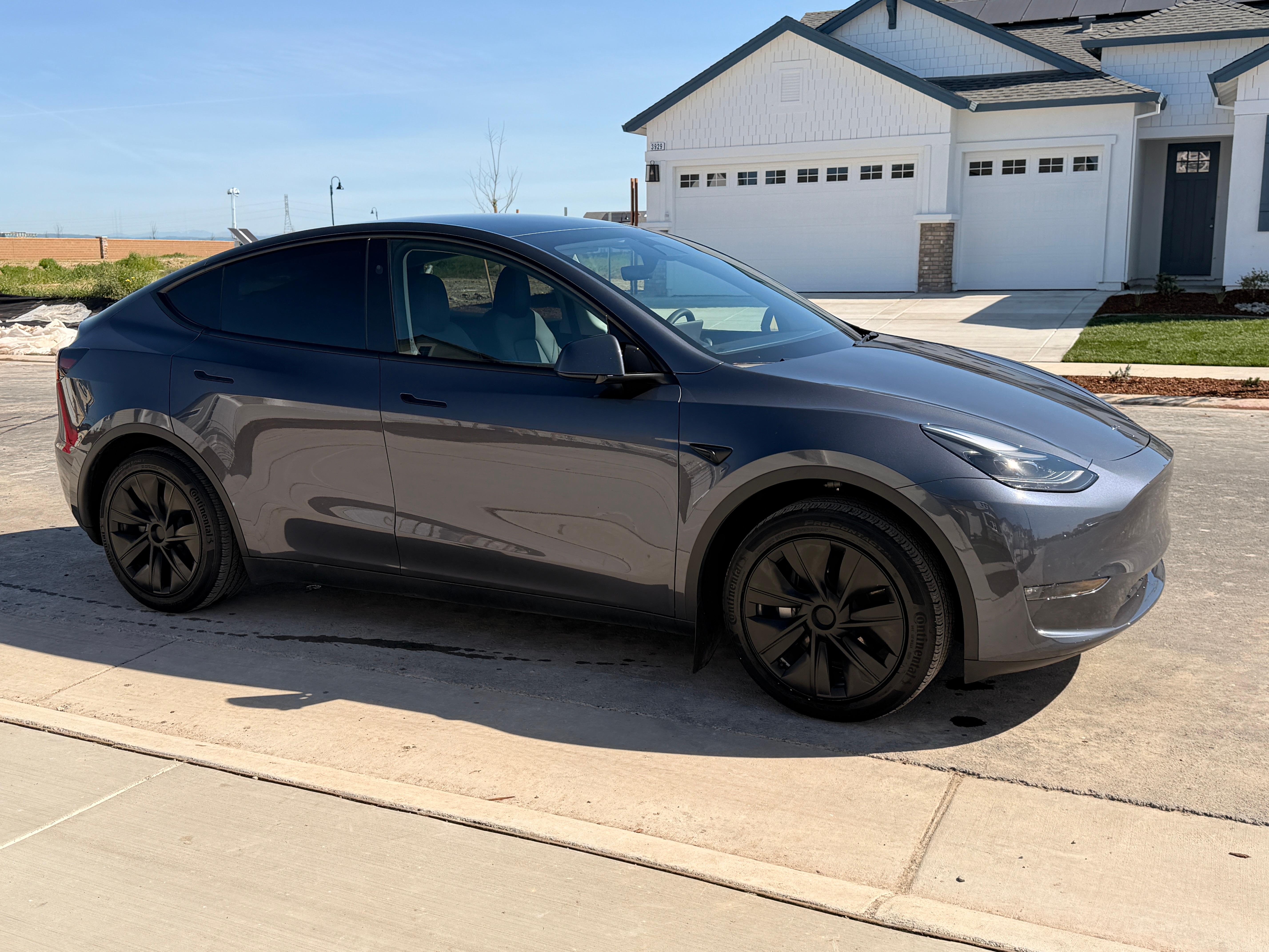 Tesla Model Y 2023 in Roseville, CA